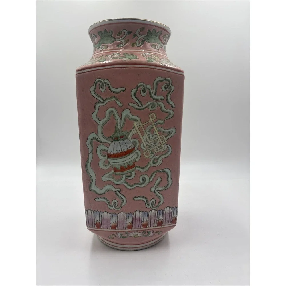 Chinese porcelain vase Tongzhi Emperor Period (1862-1874)